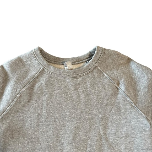 Athleta Women’s 24/7 Crew Sweatshirt in Grey Heather - Size Medium - Picture 3 of 9